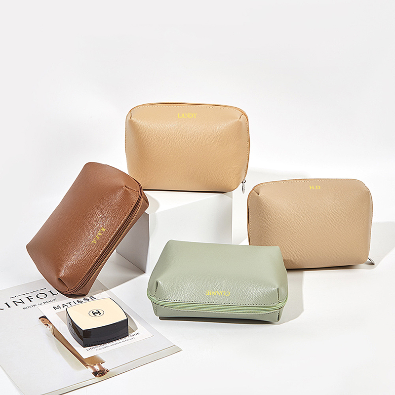 Borsa per cosmetici in pelle P - Luxury Bags Names recensione e prezzo